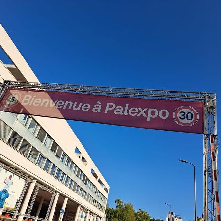 Chambre Chez Habitant Pres Aeroport - Palexpo - Onu De Geneve Leilighet Eksteriør bilde